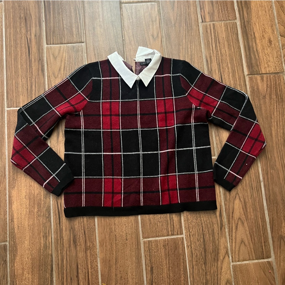 Tahari Women’s sweater size XL